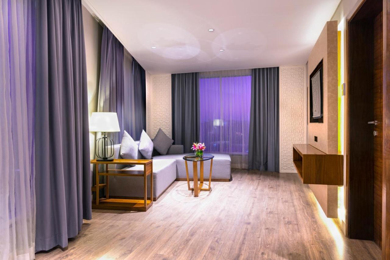 The Elite Narasapura, A Member Of Radisson Individuals Hotel Buitenkant foto