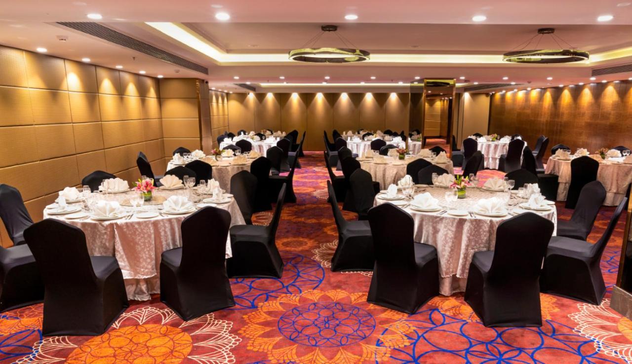 The Elite Narasapura, A Member Of Radisson Individuals Hotel Buitenkant foto