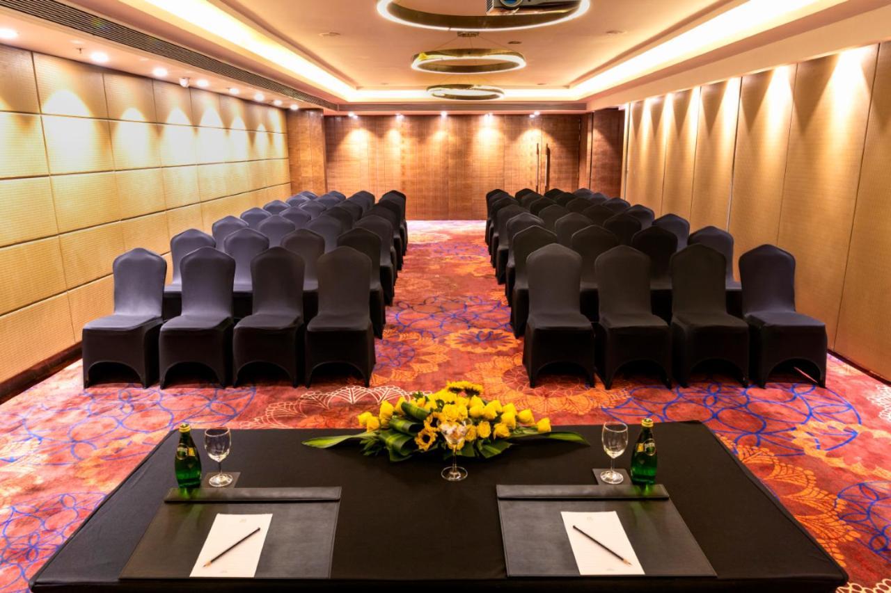 The Elite Narasapura, A Member Of Radisson Individuals Hotel Buitenkant foto