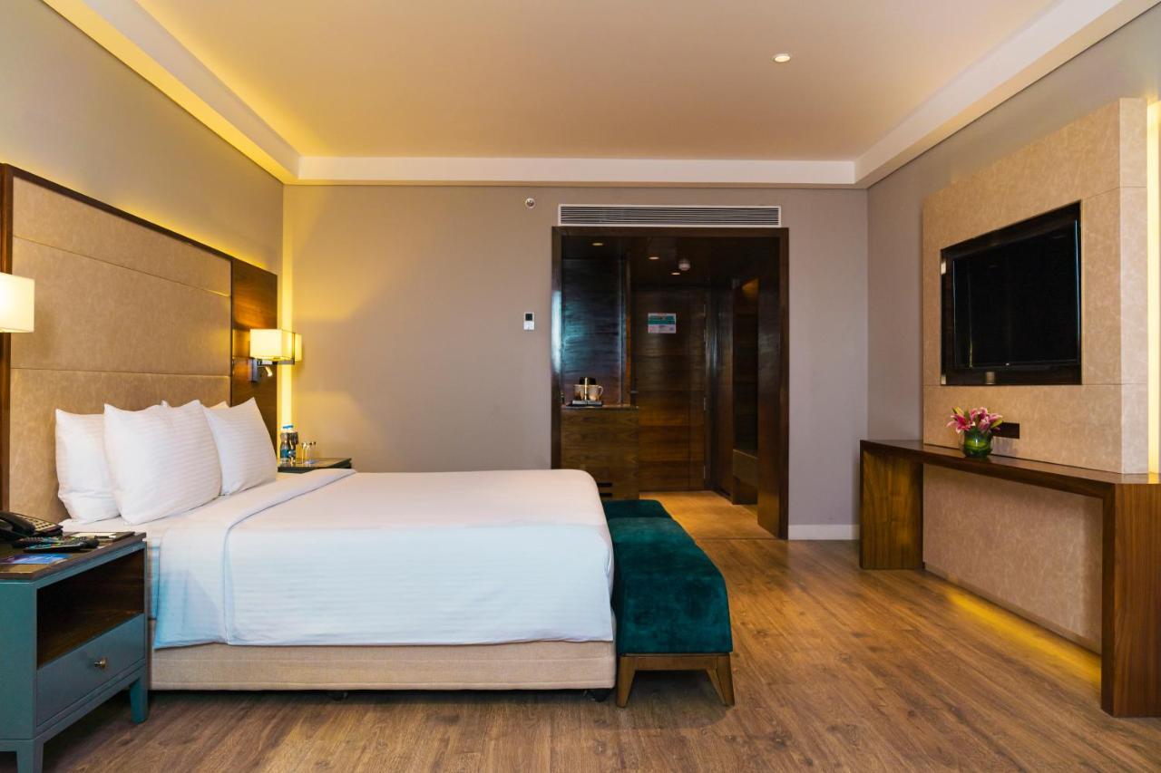 The Elite Narasapura, A Member Of Radisson Individuals Hotel Buitenkant foto