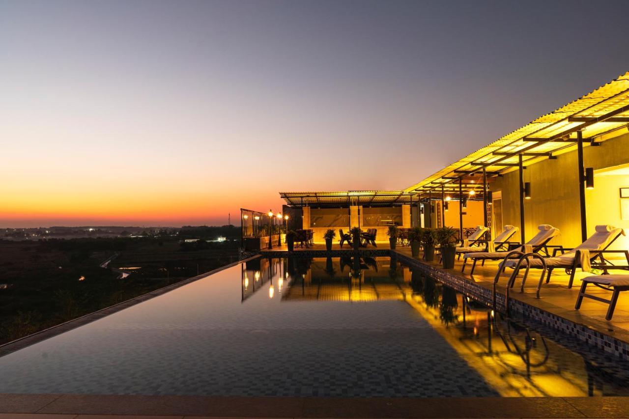 The Elite Narasapura, A Member Of Radisson Individuals Hotel Buitenkant foto