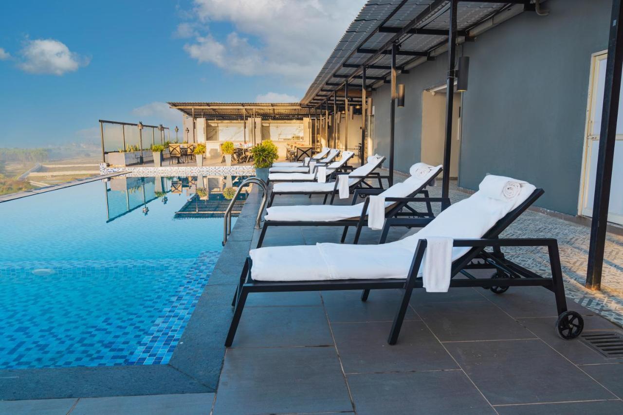 The Elite Narasapura, A Member Of Radisson Individuals Hotel Buitenkant foto