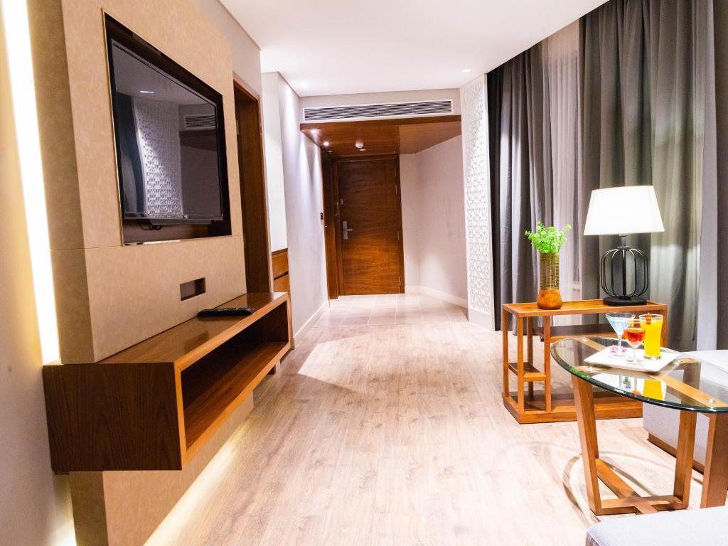 The Elite Narasapura, A Member Of Radisson Individuals Hotel Buitenkant foto