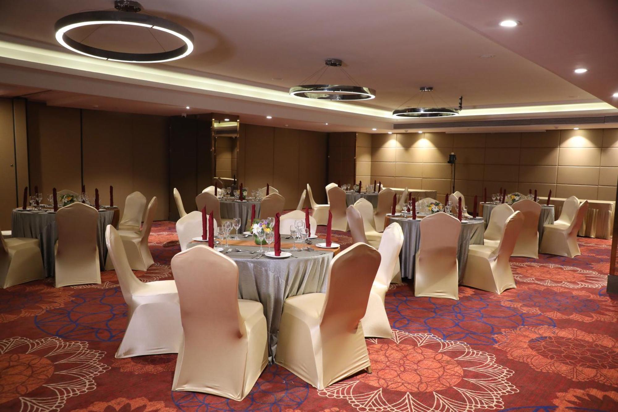The Elite Narasapura, A Member Of Radisson Individuals Hotel Buitenkant foto