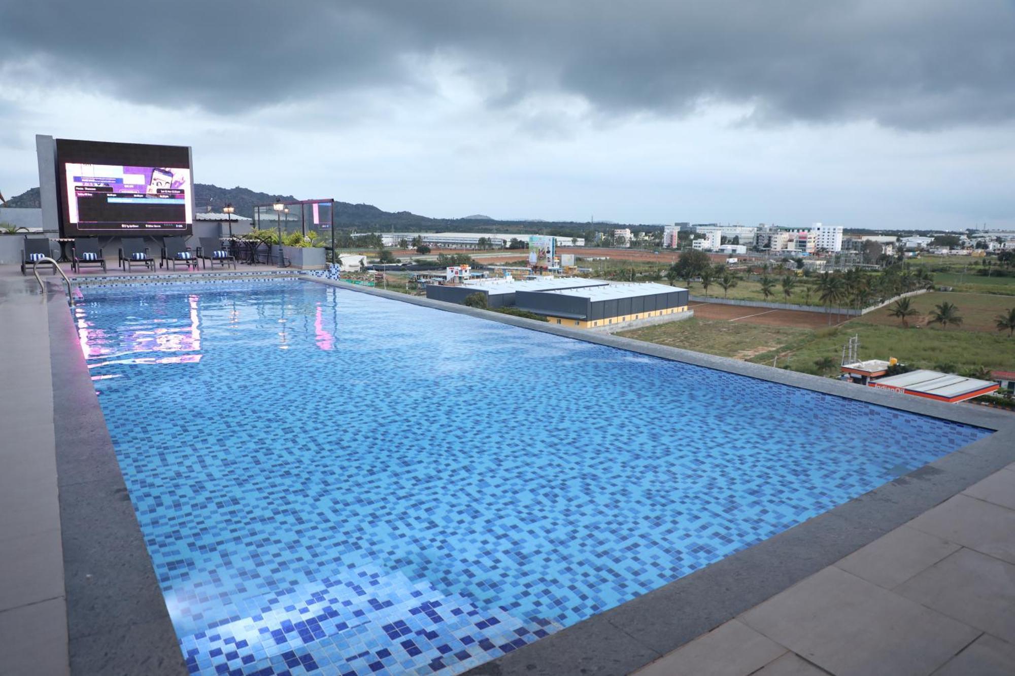 The Elite Narasapura, A Member Of Radisson Individuals Hotel Buitenkant foto