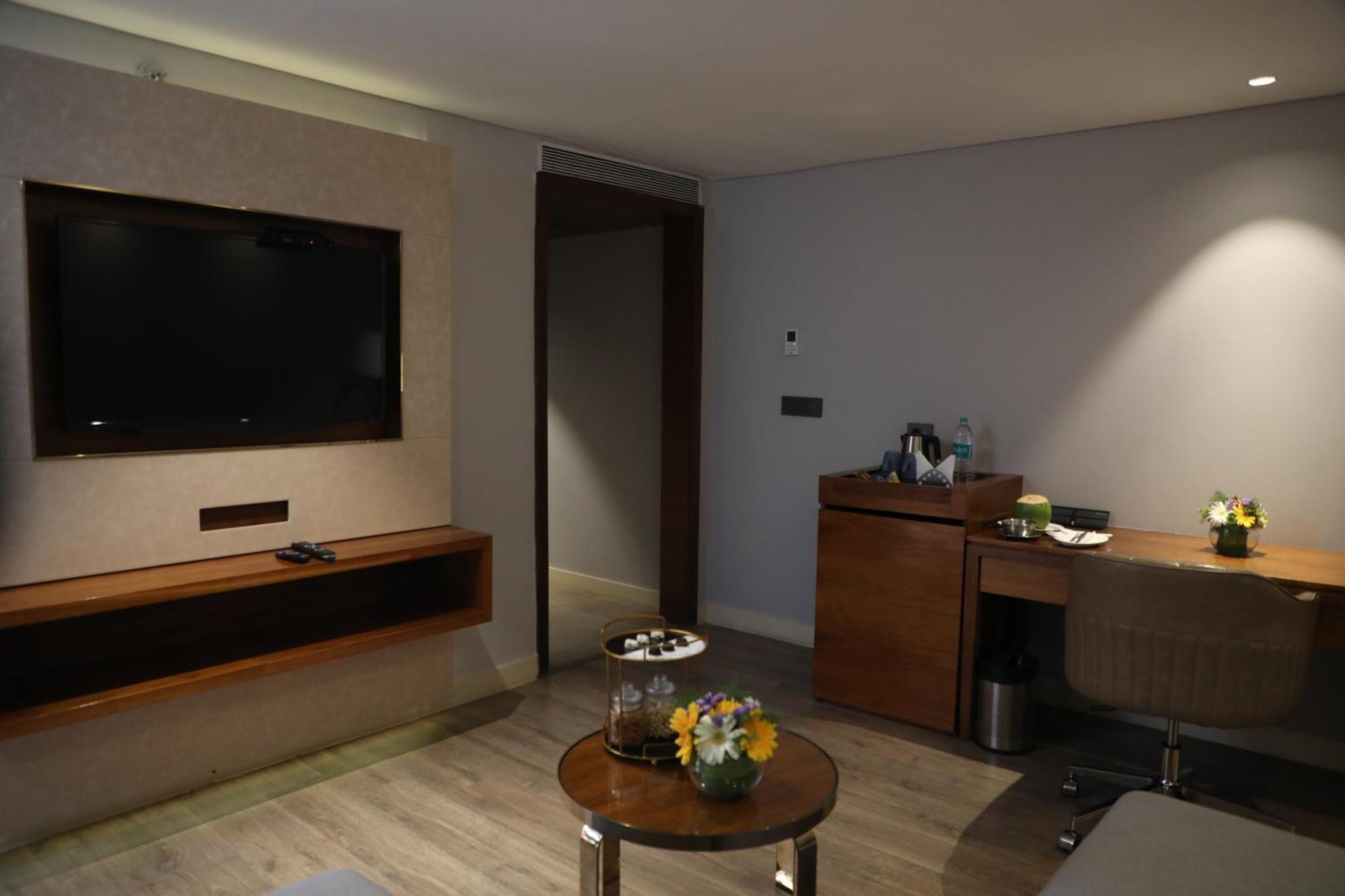 The Elite Narasapura, A Member Of Radisson Individuals Hotel Buitenkant foto