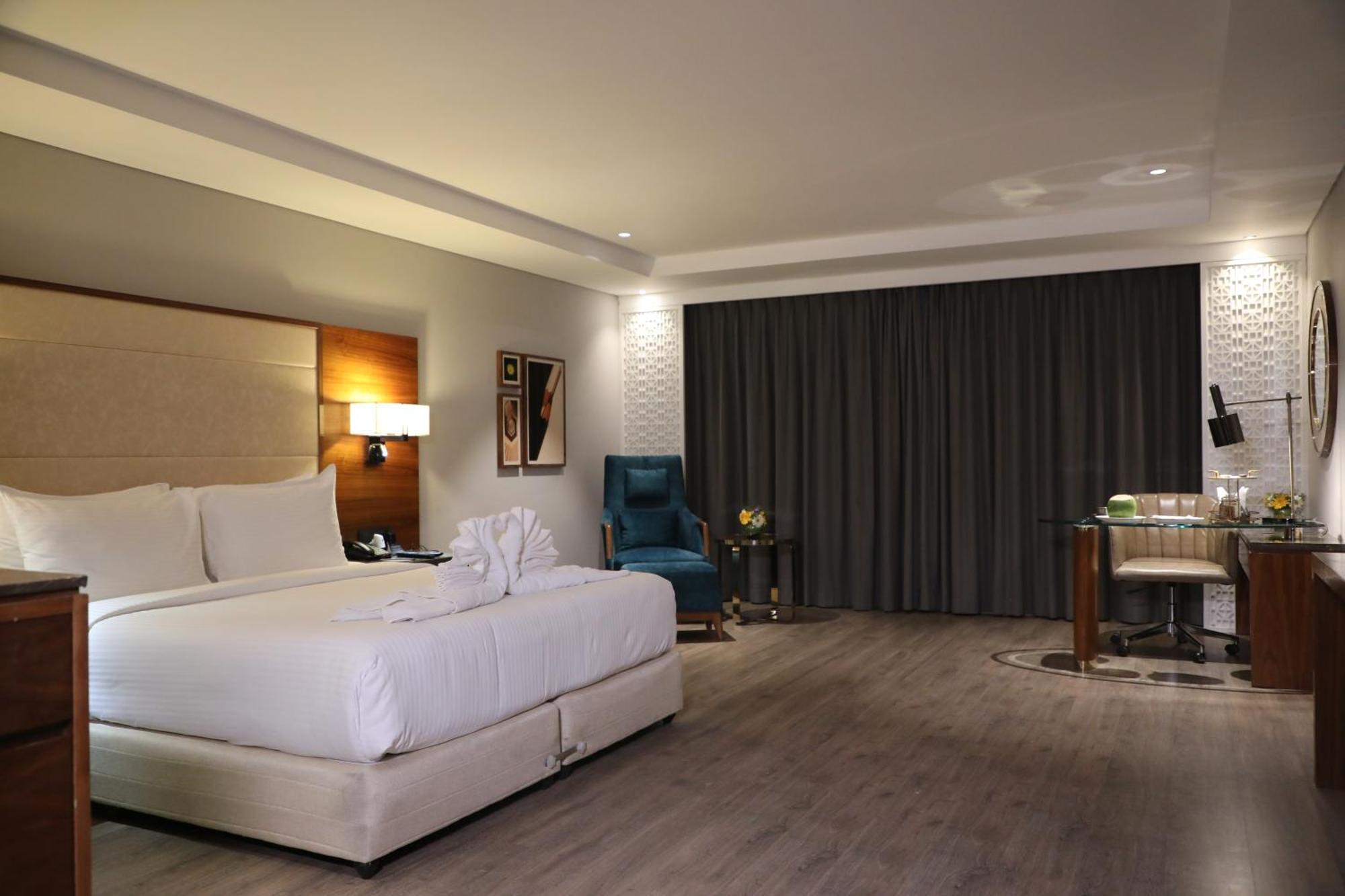 The Elite Narasapura, A Member Of Radisson Individuals Hotel Buitenkant foto
