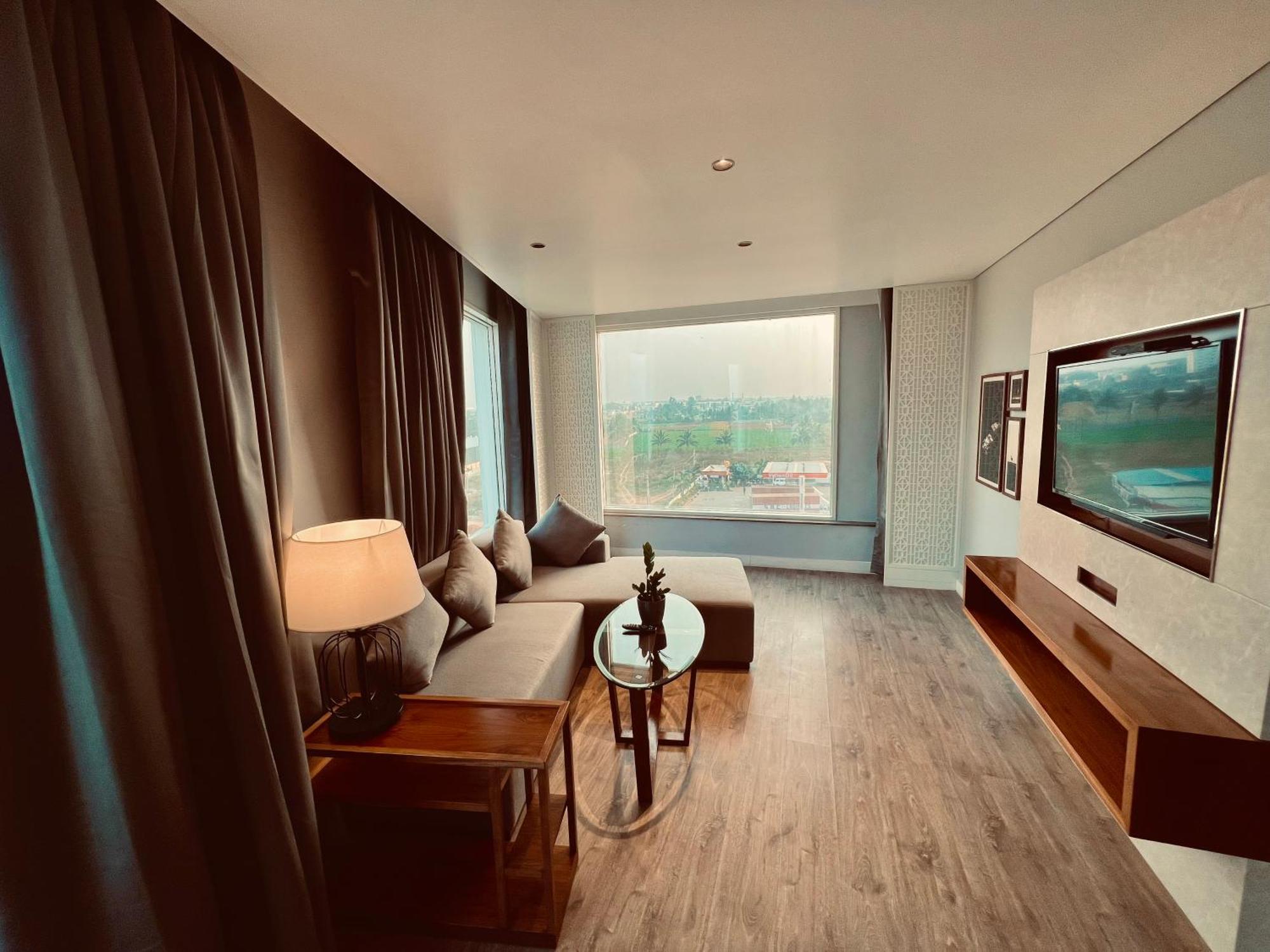The Elite Narasapura, A Member Of Radisson Individuals Hotel Buitenkant foto
