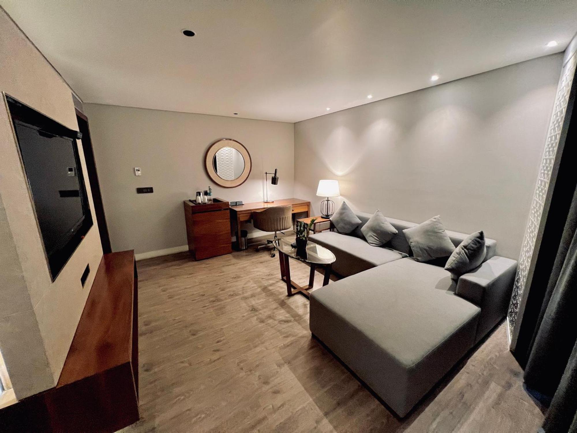 The Elite Narasapura, A Member Of Radisson Individuals Hotel Buitenkant foto