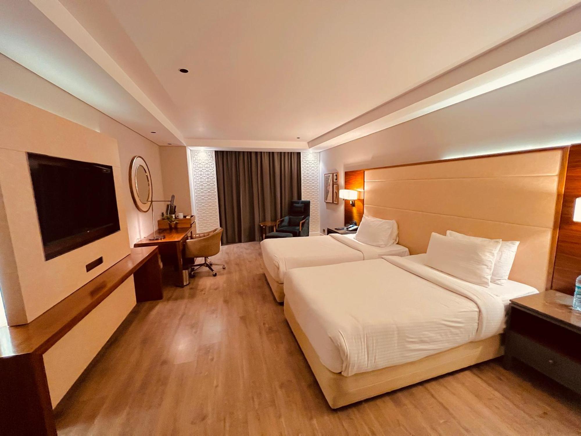 The Elite Narasapura, A Member Of Radisson Individuals Hotel Buitenkant foto